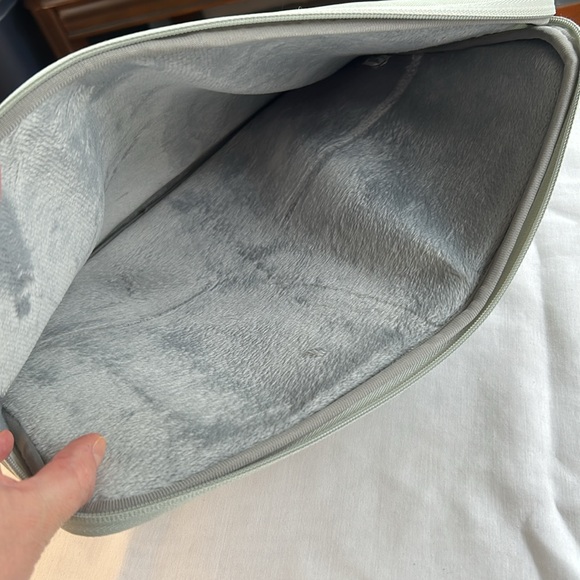 MOSISO Light Green Padded Zip Around Laptop Sleeve - Picture 3 of 6